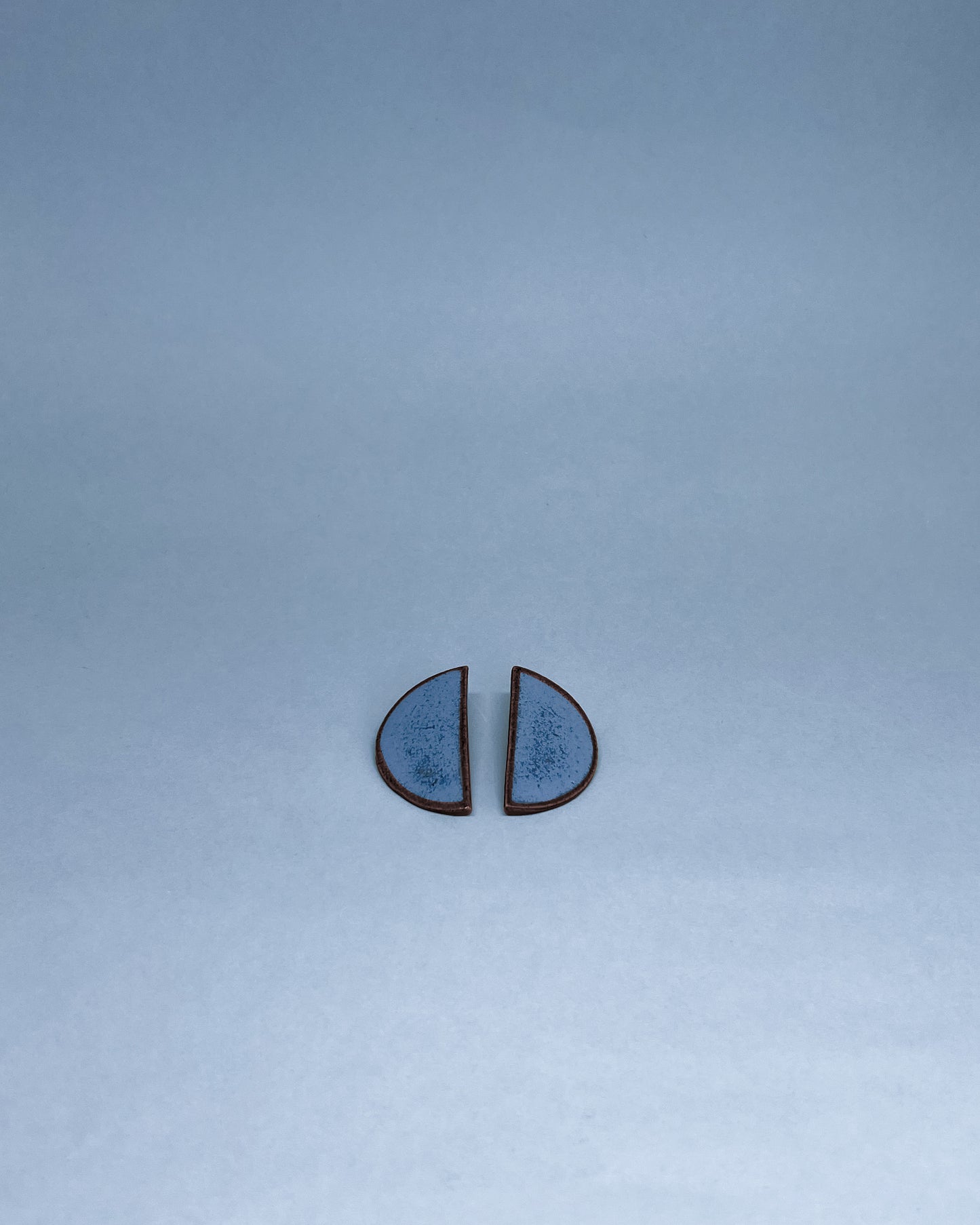 Brinco lua Azul/Marrom
