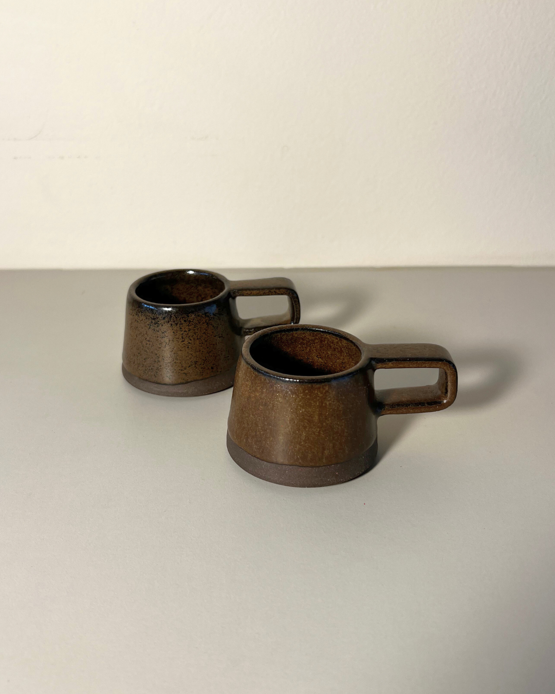 Xícara Mini Cafezinho morrom metálica