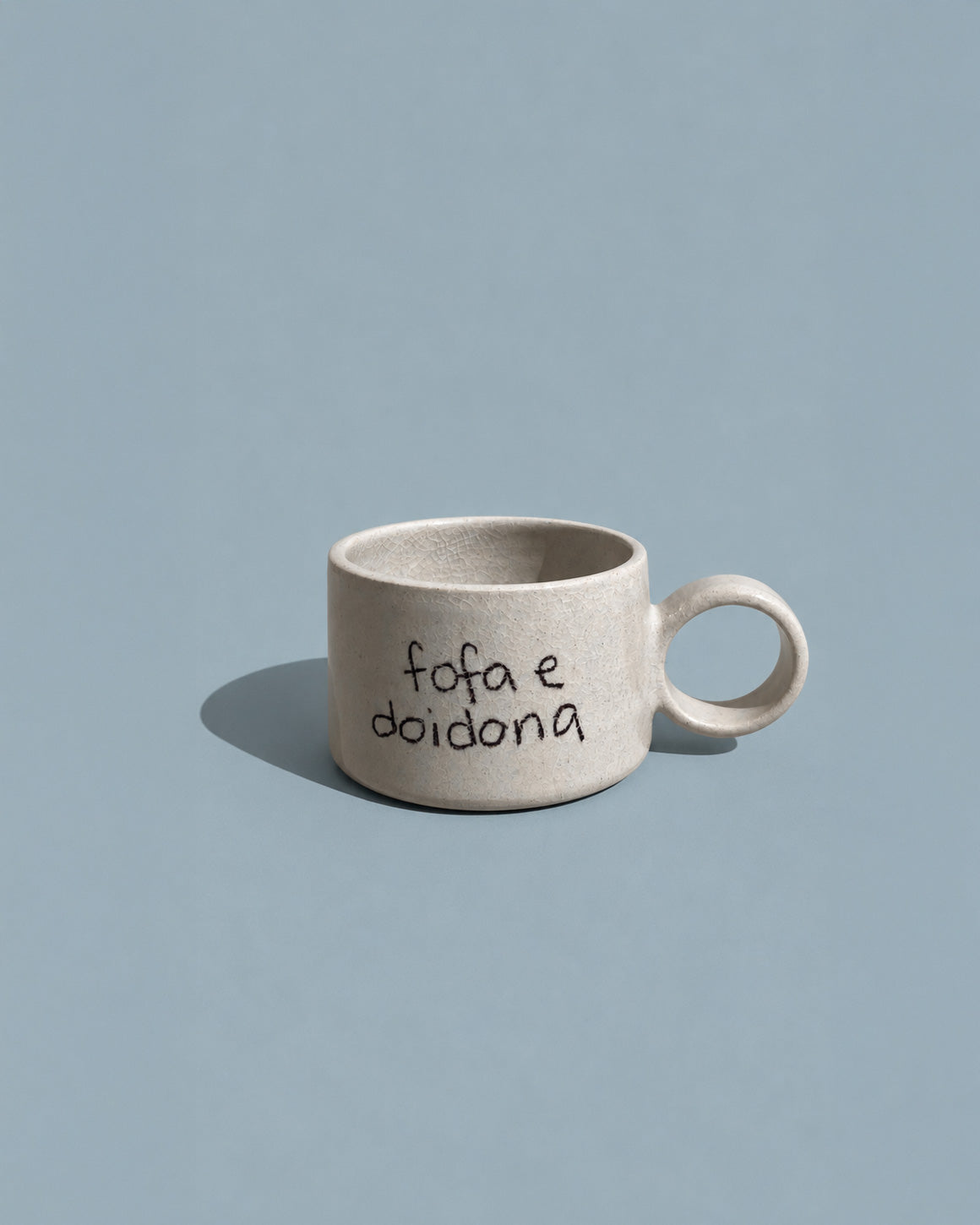 Xícara 'fofa e doidona'